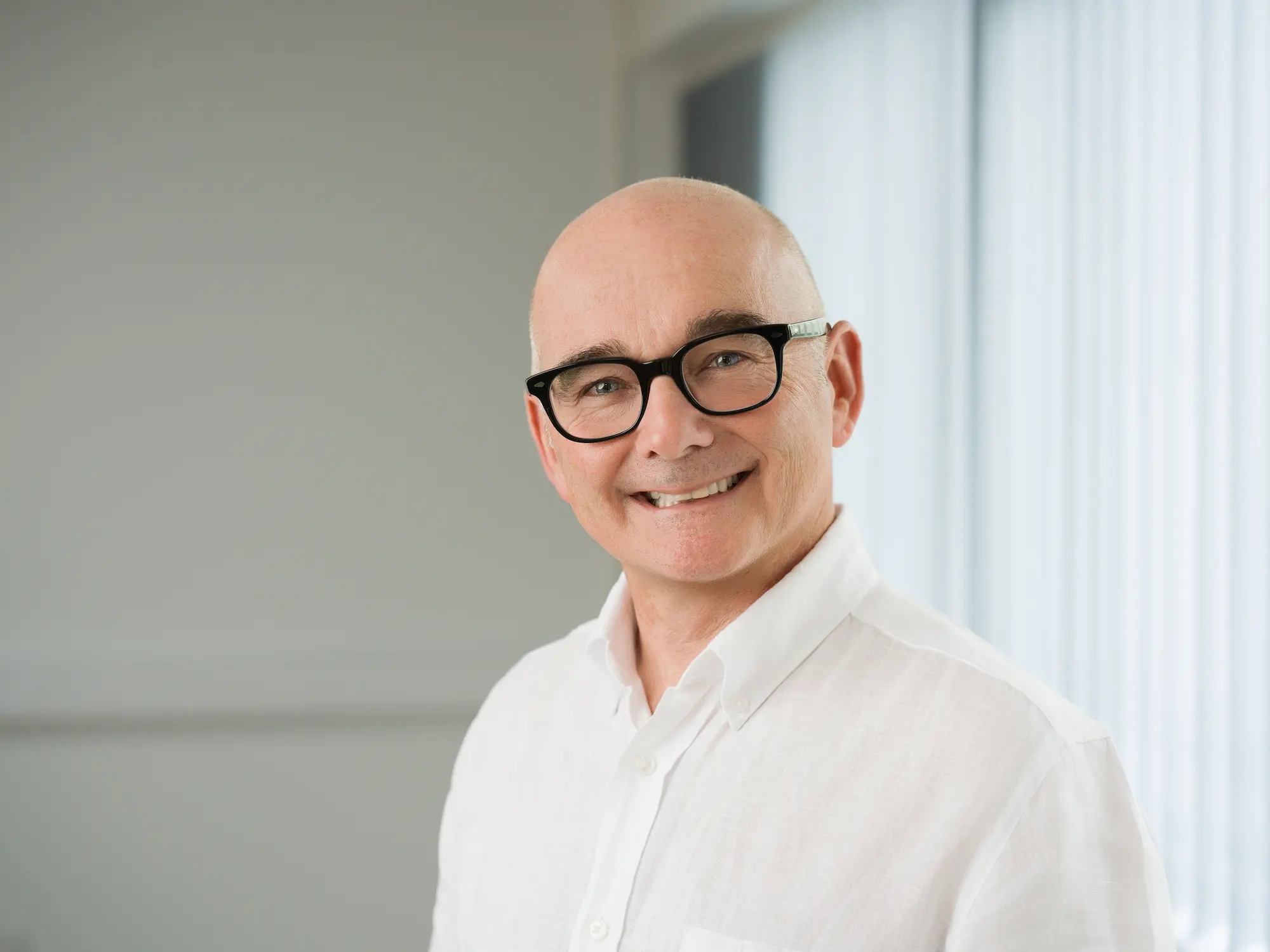 Portrait of Dr Stewart Tomlinson
